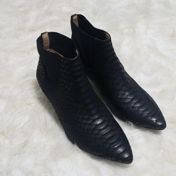 low heel naturalizer booties